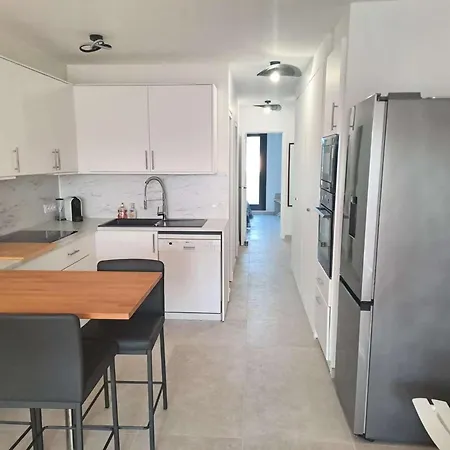 Appartement Marcogdu- Proche De Saint-tropez Pour 4 Personnes Avec Vue Sur La Marina *