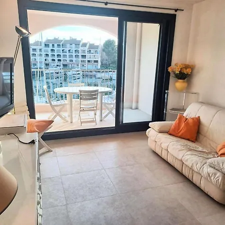 Marcogdu- Proche De Saint-tropez Pour 4 Personnes Avec Vue Sur La Marina